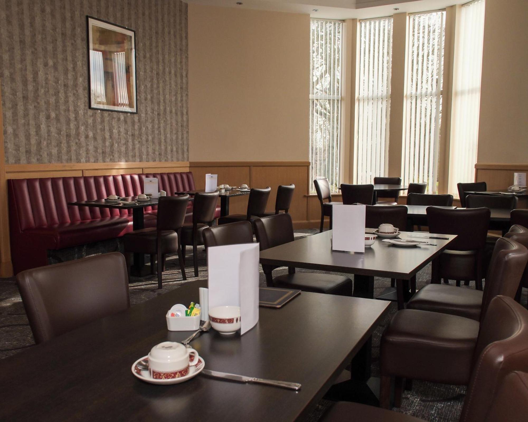 Station Hotel Ellon Экстерьер фото