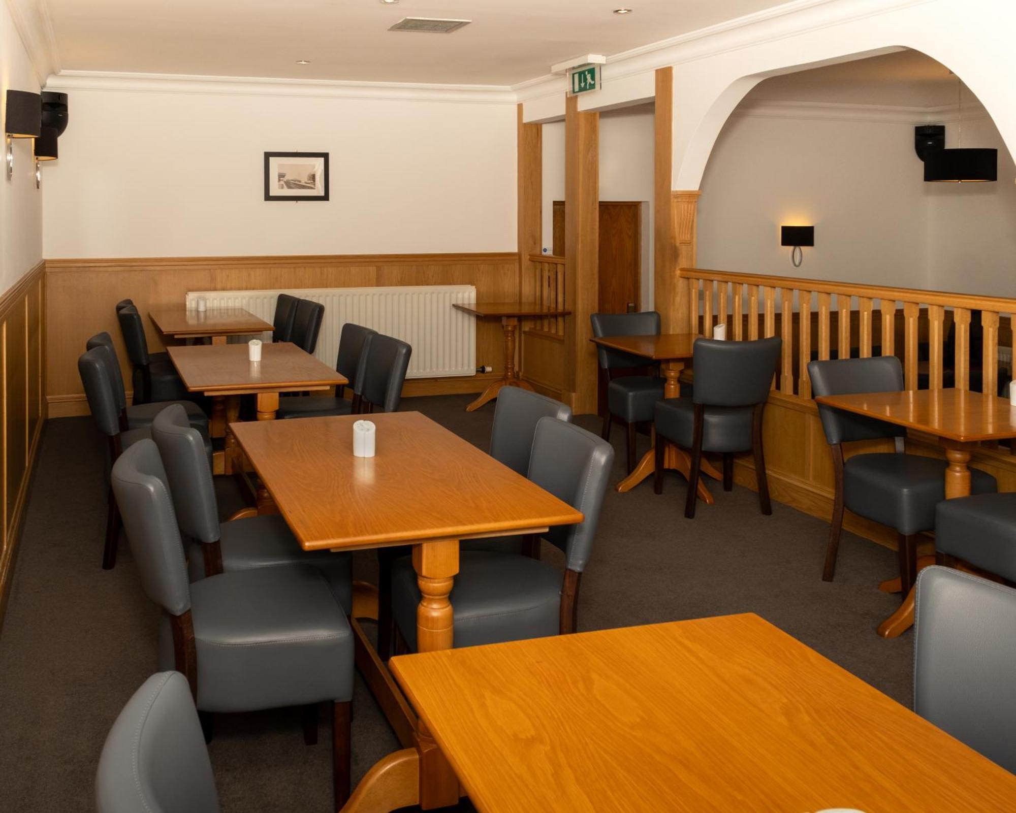 Station Hotel Ellon Экстерьер фото