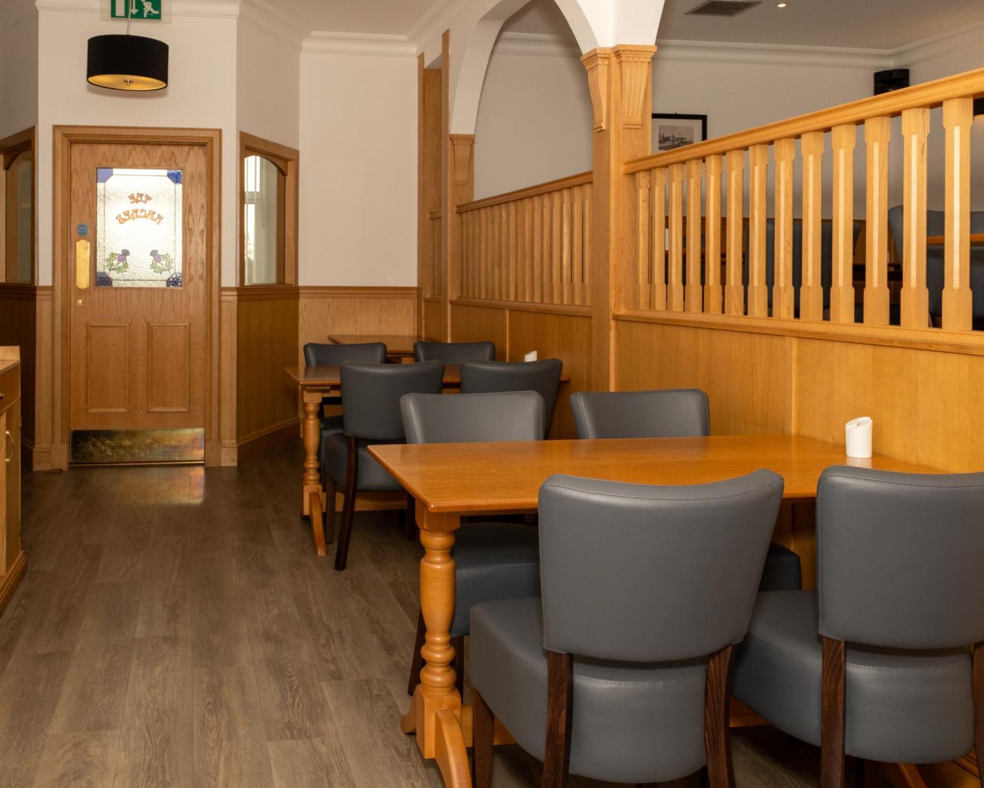 Station Hotel Ellon Экстерьер фото