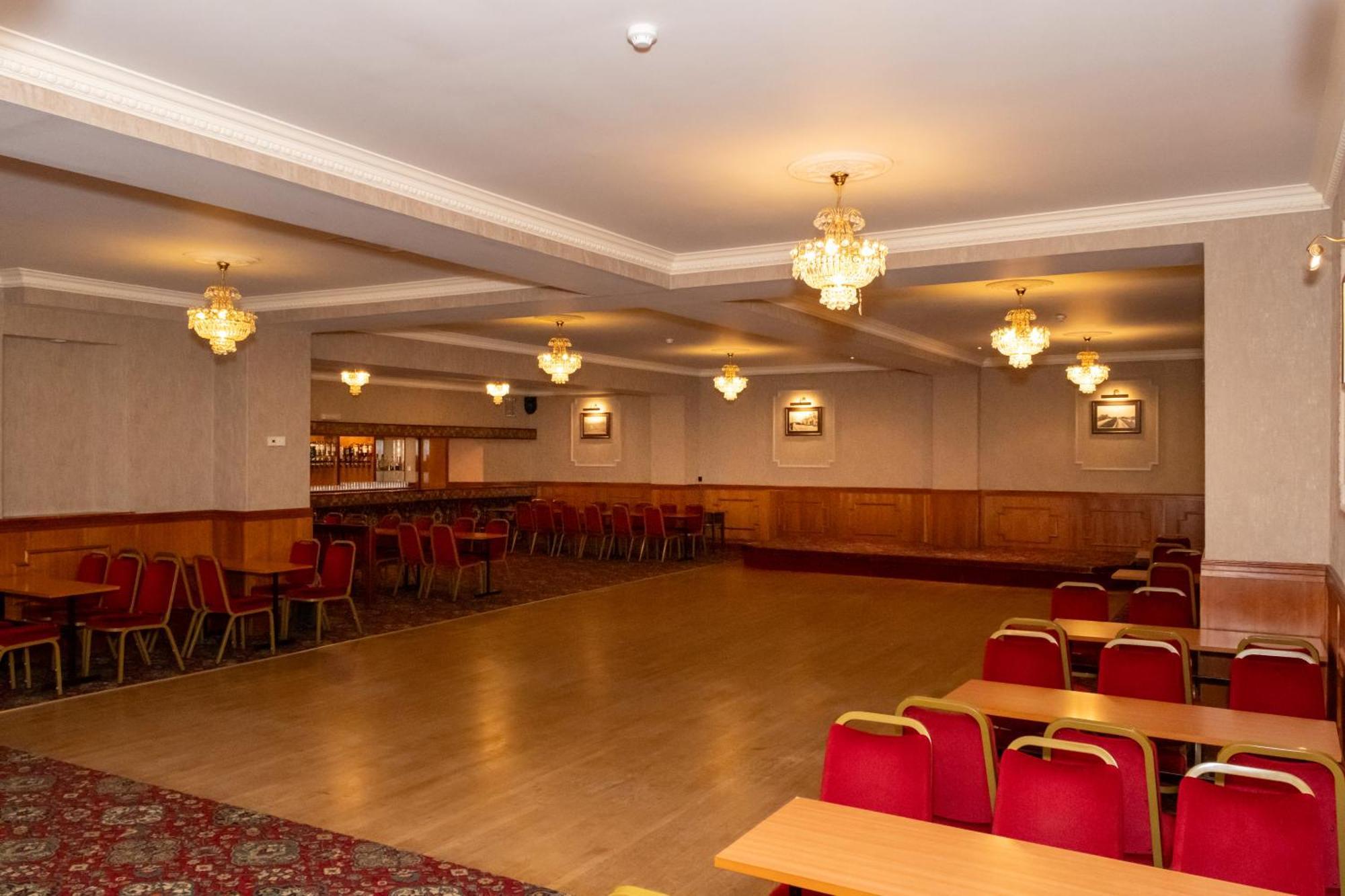 Station Hotel Ellon Экстерьер фото