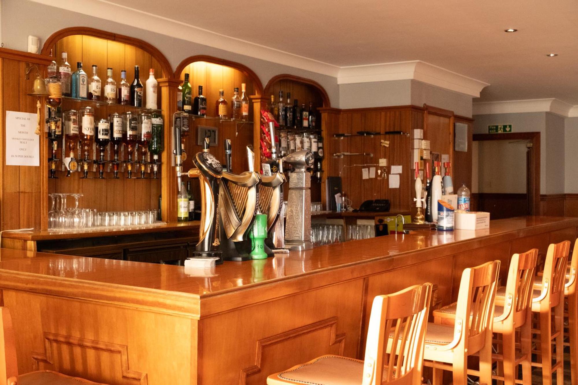 Station Hotel Ellon Экстерьер фото