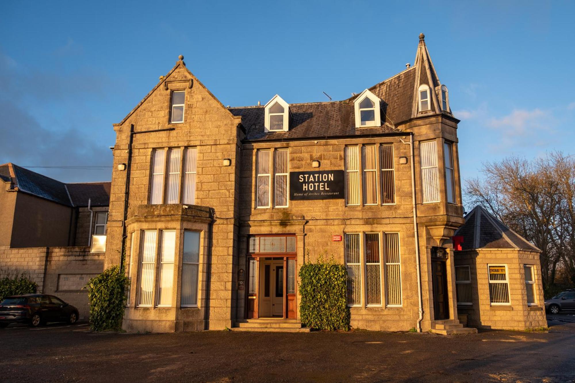Station Hotel Ellon Экстерьер фото