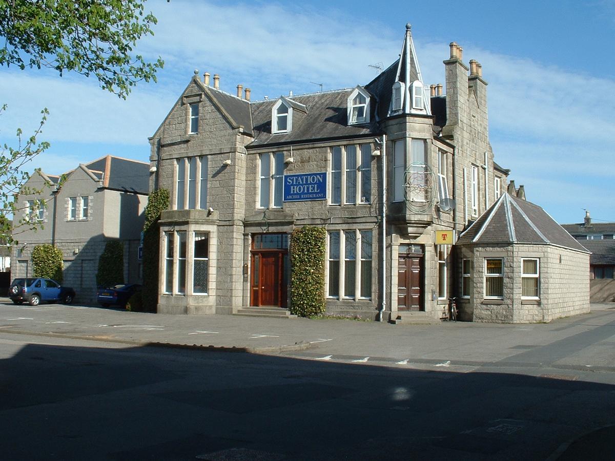 Station Hotel Ellon Экстерьер фото
